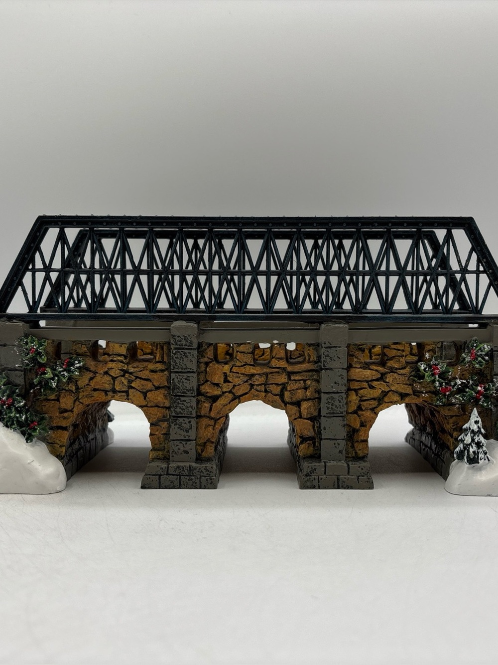 Department 56 1997 Vintage Village Stone Trestle Bridge 52647 Retired EUC